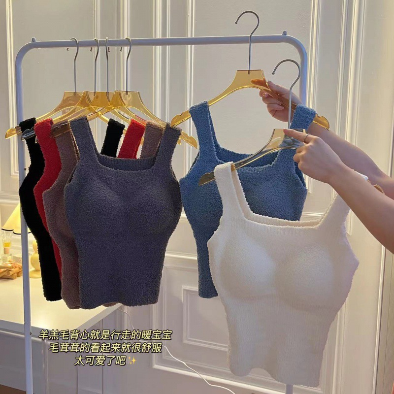 毛绒吊带背心女羊羔绒加绒保暖打底秋冬季带胸垫免穿文胸一体内搭