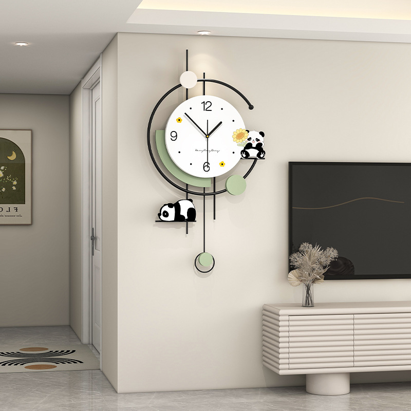 奶油风挂钟客厅高级感家用创意熊猫装饰钟表现代简约餐厅时钟挂墙