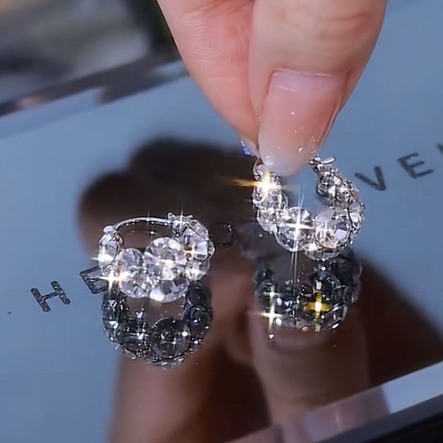 老凤祥足银2025年新款超闪满钻耳扣小众个性新品爆品轻奢耳饰耳扣