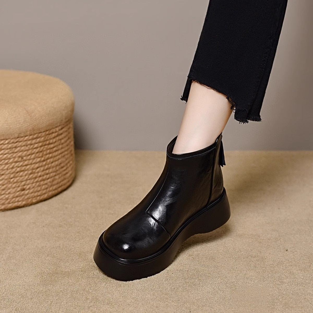 厚底靴2025秋冬新款时尚复古欧美风简约气质皮面短靴单棉同款女靴