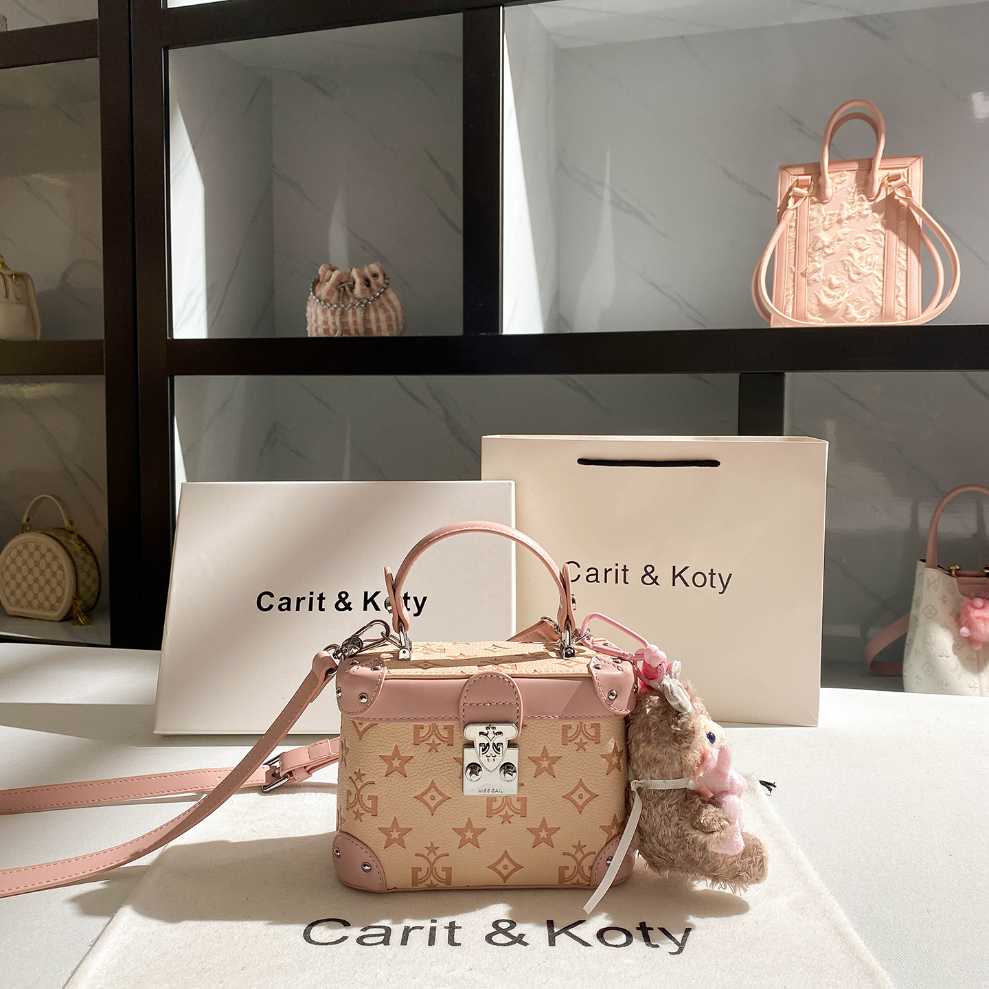 Carit Koty爆款小众压花盒子包包女式2025新款手提包高级感小方包