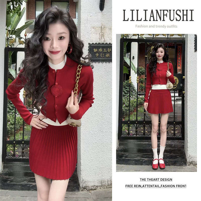 2025秋冬新款百搭短款针织开衫修身纯色打底衫显瘦百褶短裙三件套