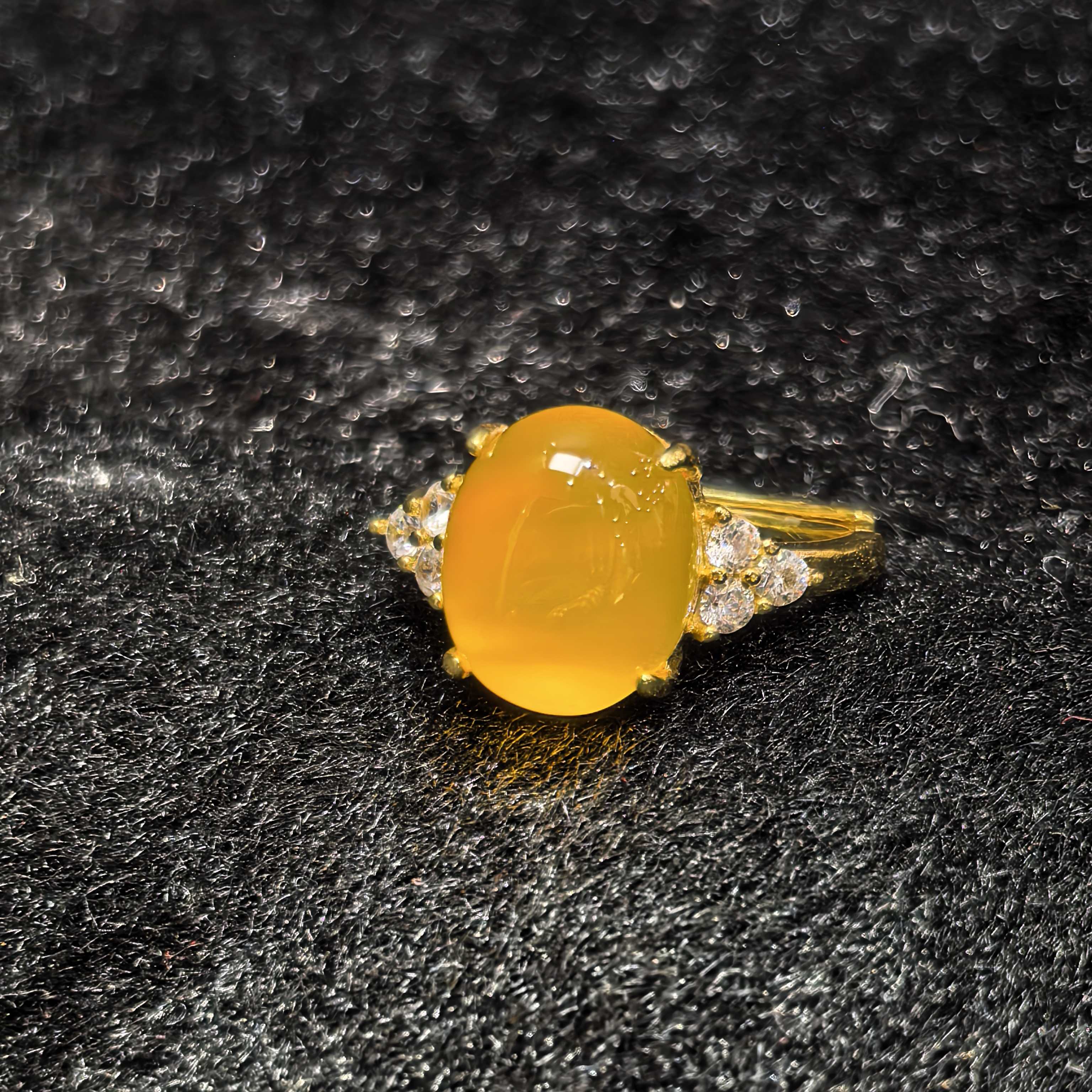 ST8110一品正黄田黄玛瑙黄戒指-送礼佳品