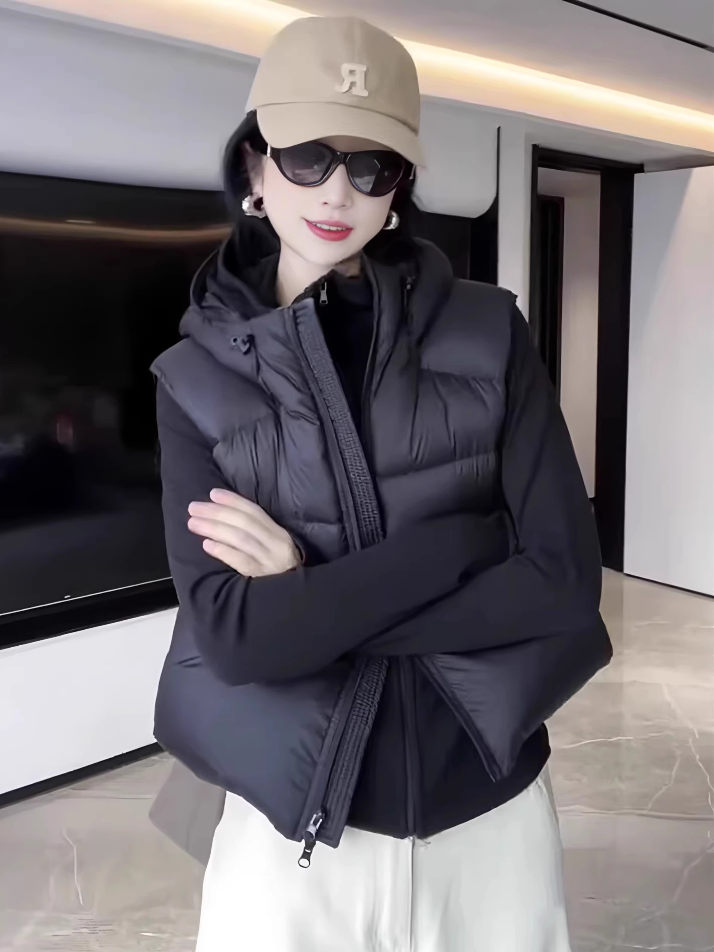 羽绒背心秋冬季新款白鸭绒马甲连帽宽松女士短款泡芙2025女款欧美