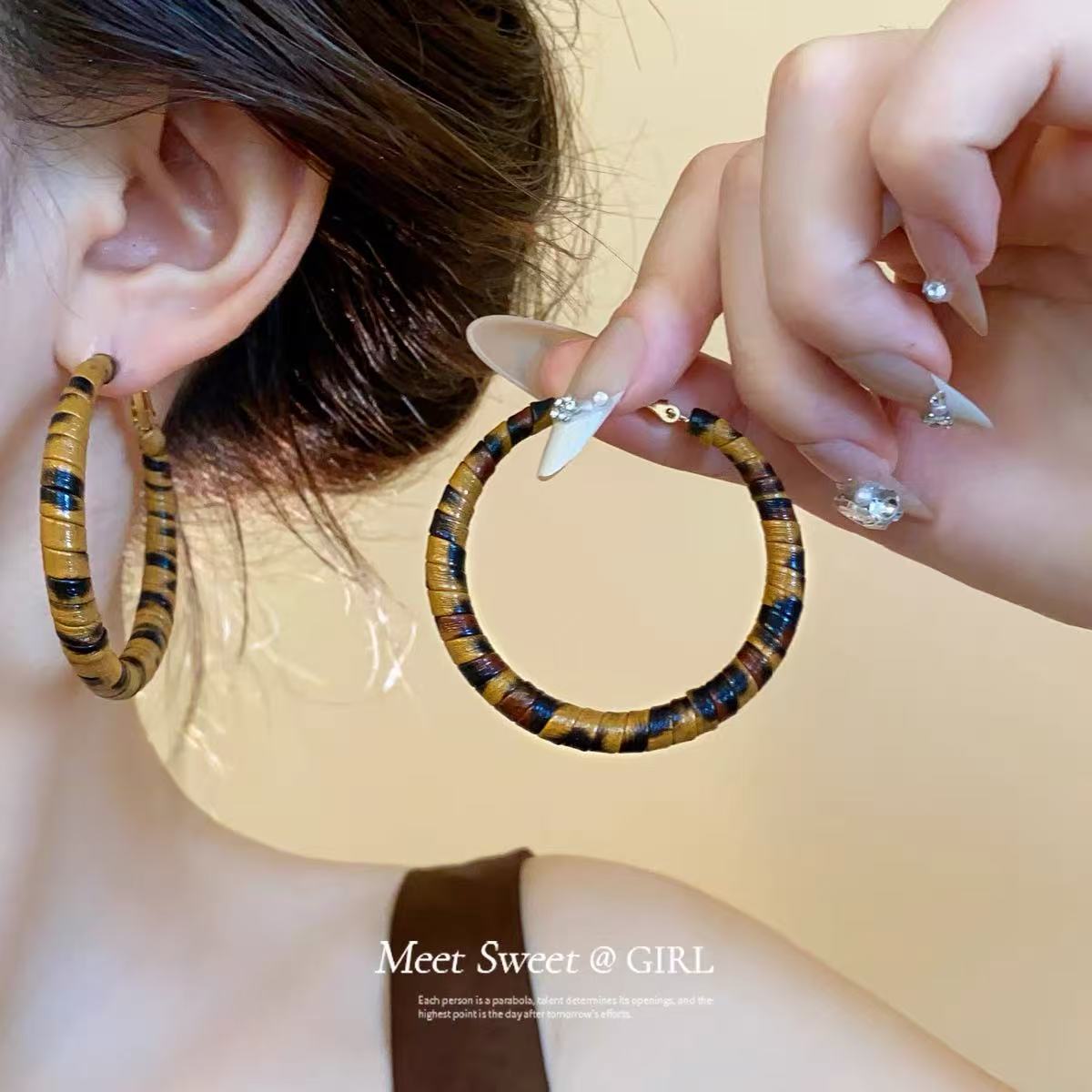 铜合金皮质耳饰 复古港风豹纹皮革耳圈耳环新款爆款高级感圈圈