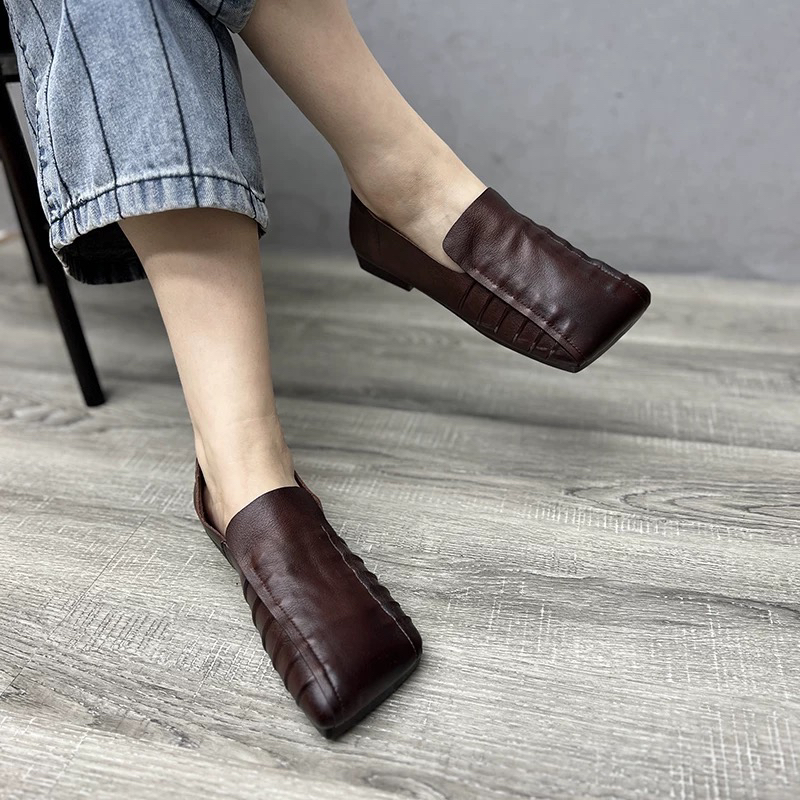 艺鞜2025年春夏新款真皮平底方头懒人一脚蹬褶皱复古妈妈单鞋女