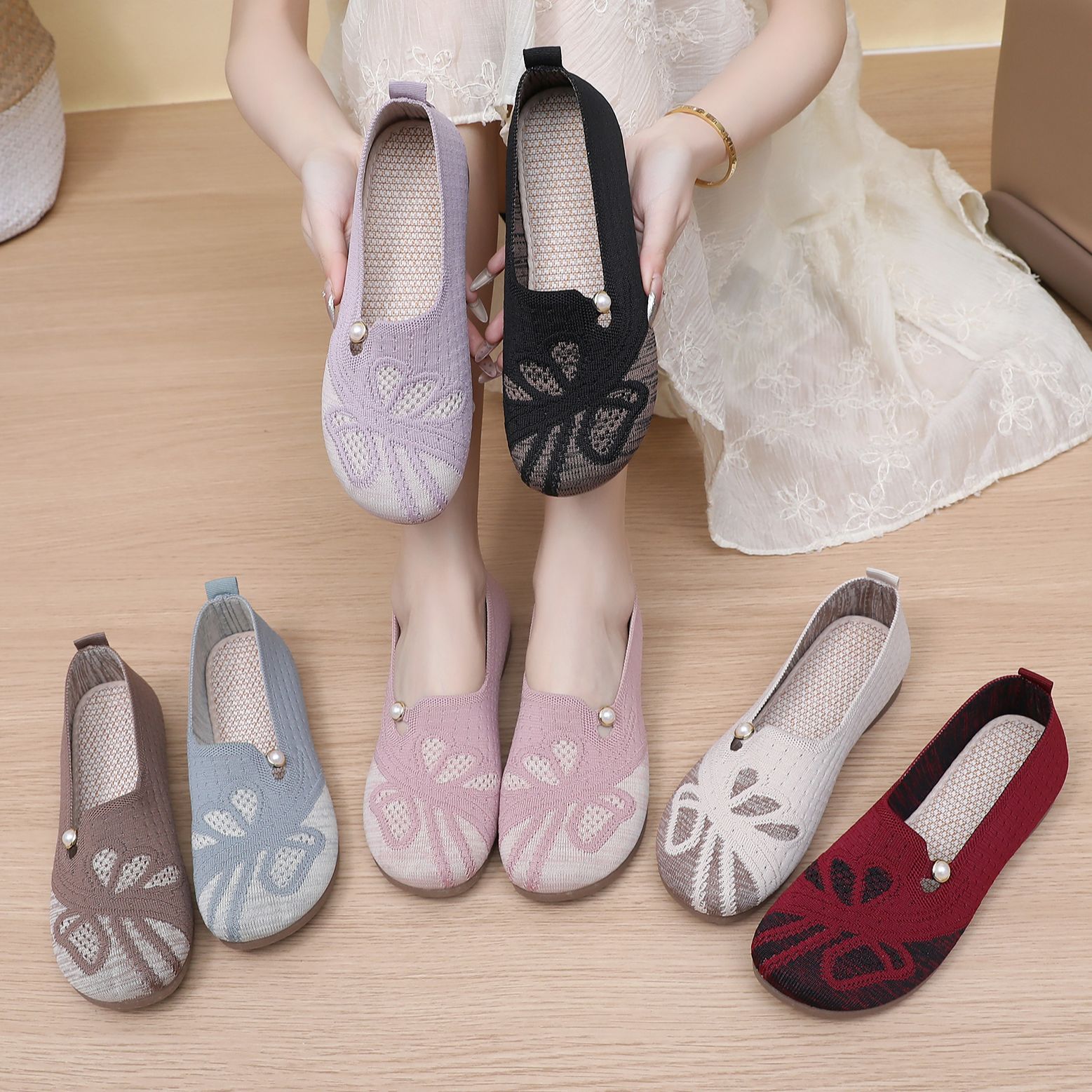 2025今年流行鞋子老北京布鞋女士平底飞织平跟豆豆中老年防滑妈妈