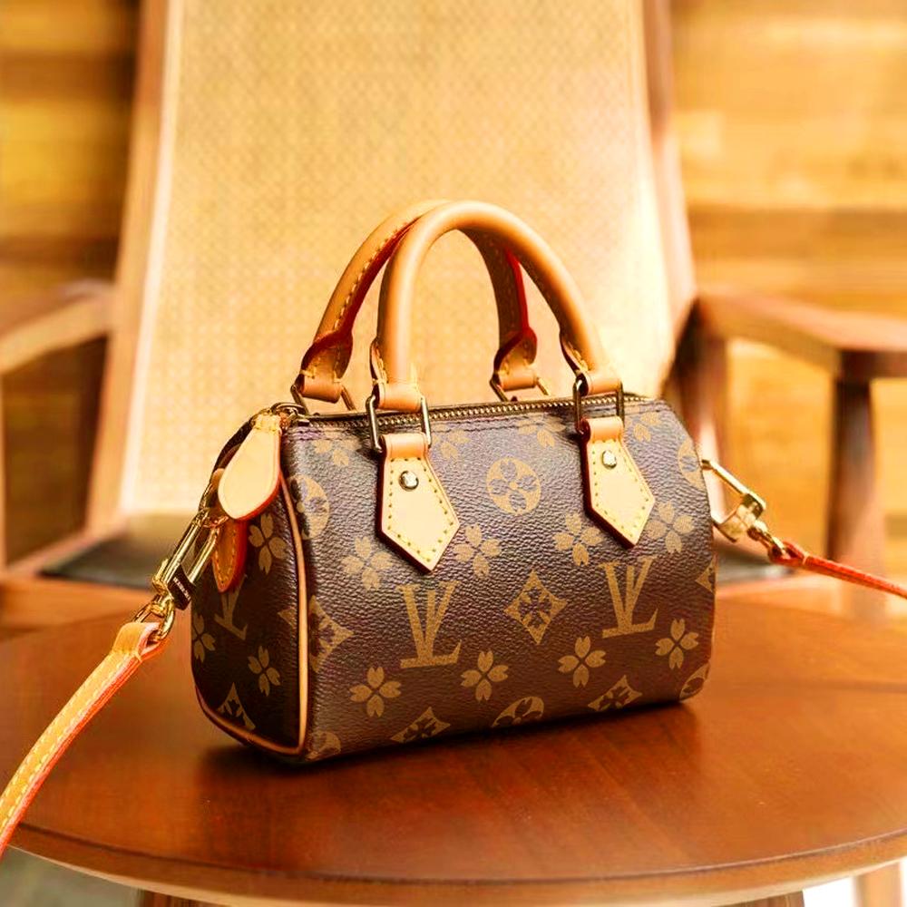 香港奢侈品女包2025新款现货百搭老花枕头包单肩斜挎手提波士顿包