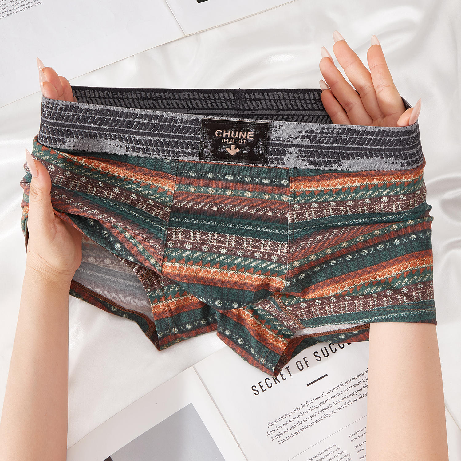 新款复古格纹印花棉质男士内裤时尚透气平角裤柔软舒适中腰短裤衩