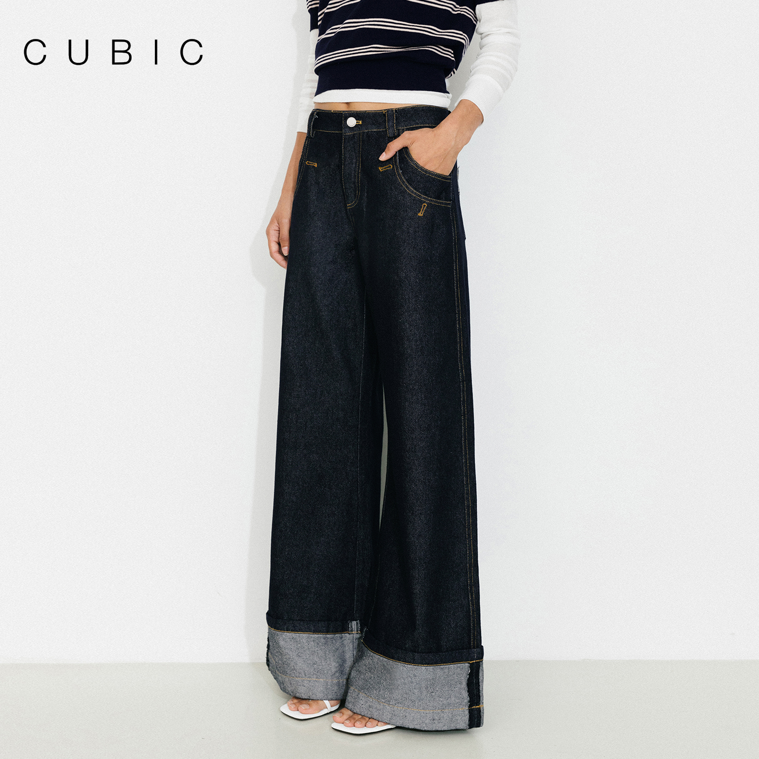 CUBIC【霸屏裤】复古时髦藏青色宽松微喇脚口翻边撞色直筒牛仔裤