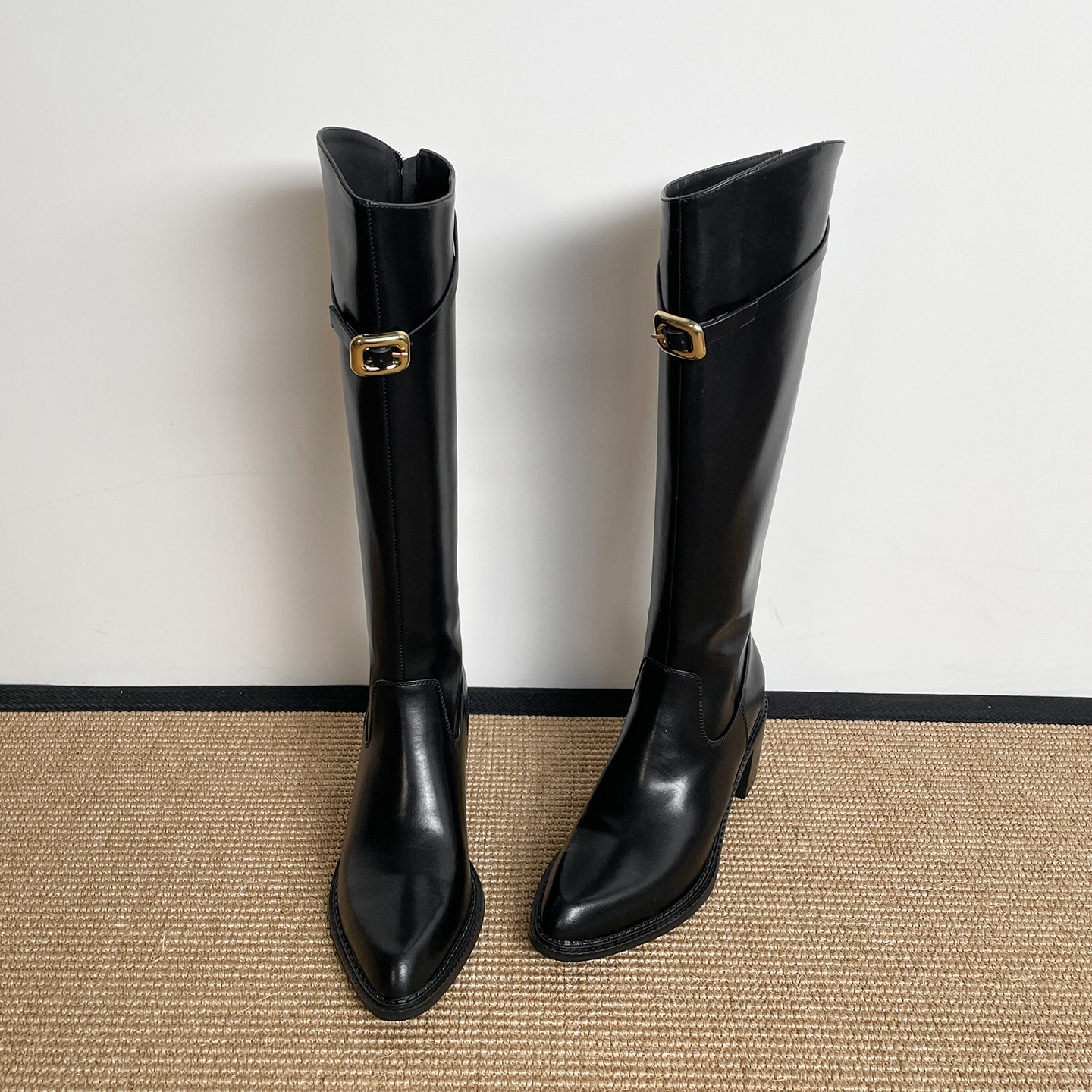 2025流行款新款长筒靴尖头高级感黑色斜口高跟时尚百搭明星同款鞋