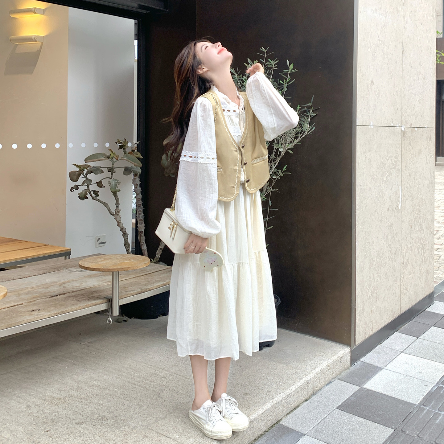 法式甜美复古马甲米白色连衣裙2025秋冬新款套装氛围长裙两件套