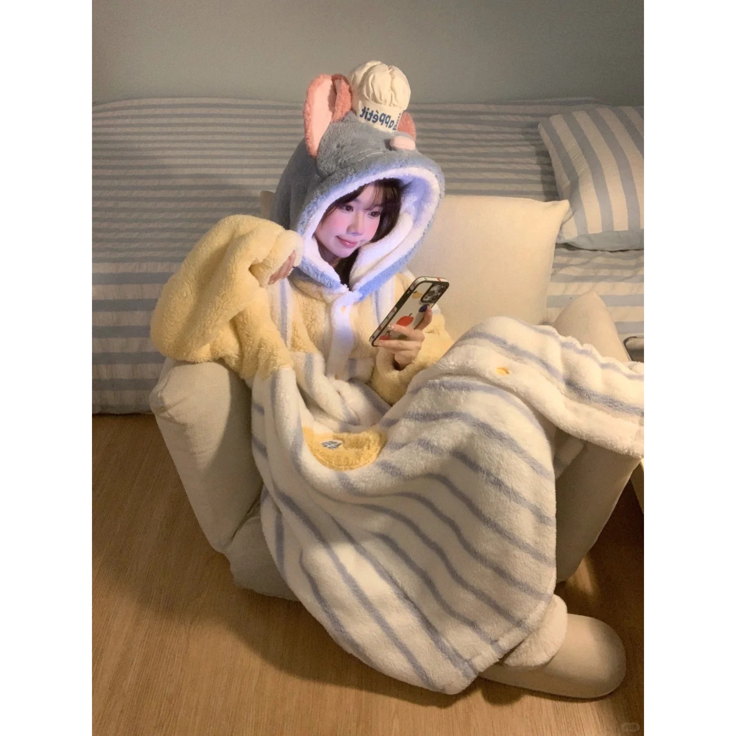 冬季新款料理鼠王连帽珊瑚绒睡裙女软萌少女保暖舒适趣味居家套装