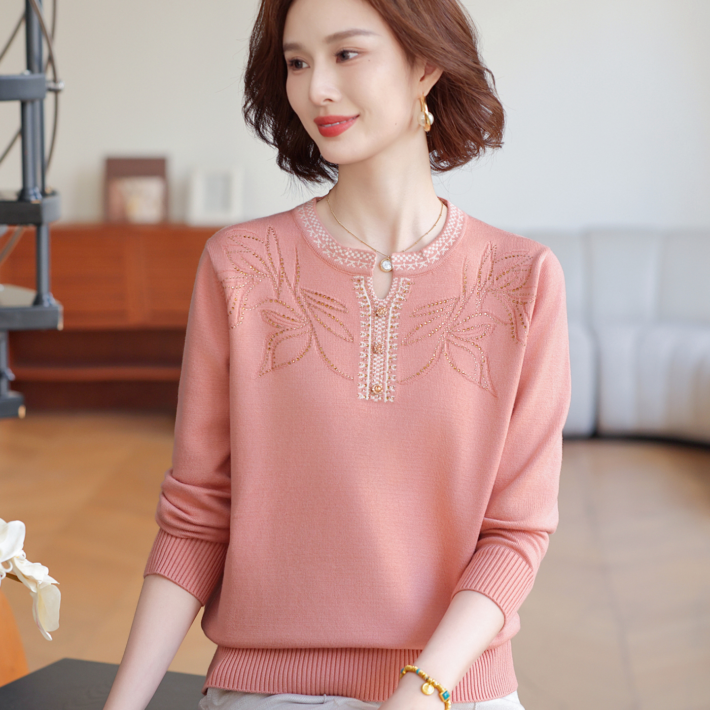 时尚妈妈秋装洋气圆领打底上衣中老年女秋季新款长袖减龄针织小衫