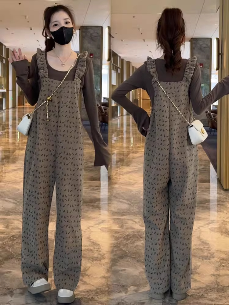时尚套装女2025秋季新款时髦洋气长袖打底上衣碎花背带裤两件套潮