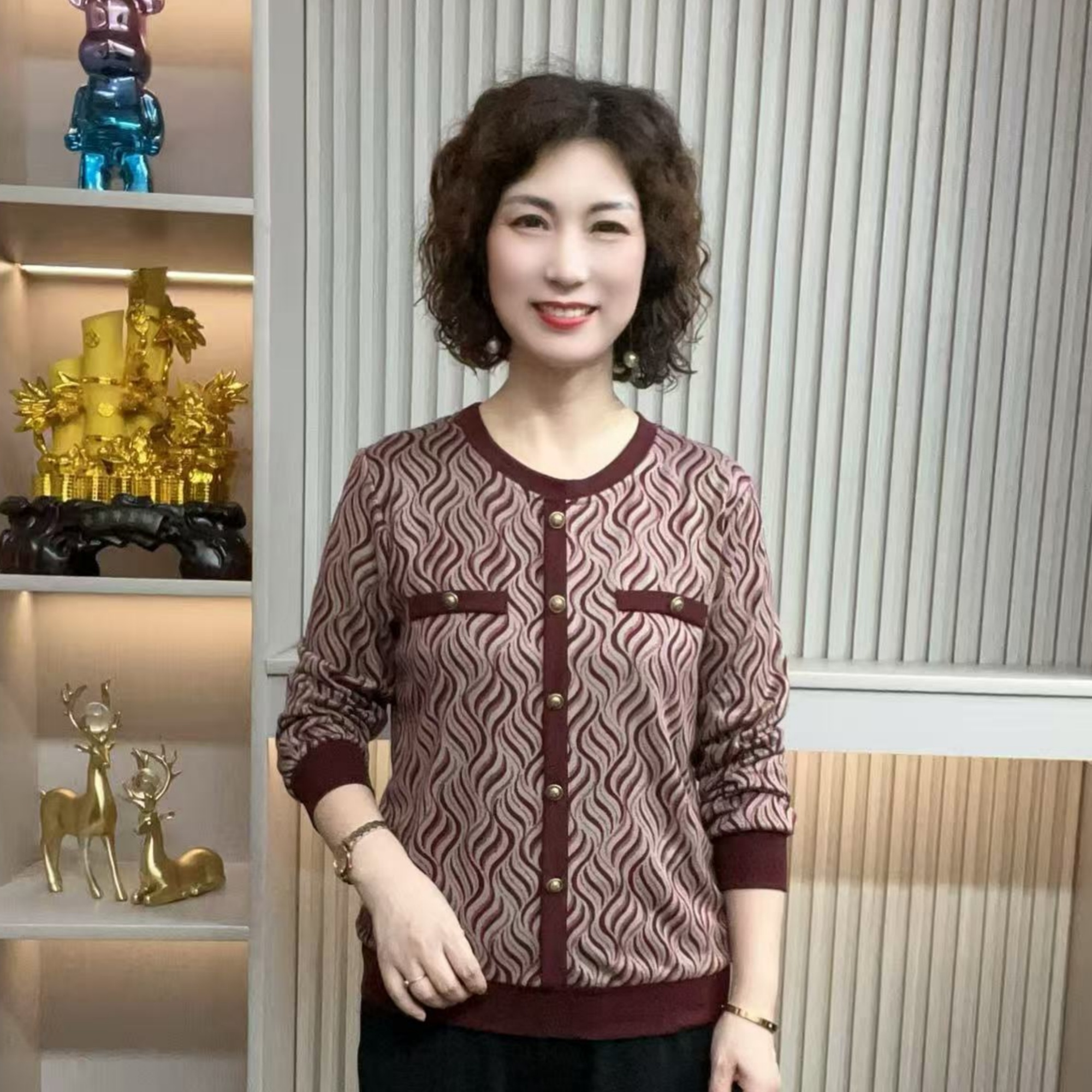 妈妈装流行时尚潮牌女装宽松秋装女士欧若拉独特漂亮上装休闲长袖