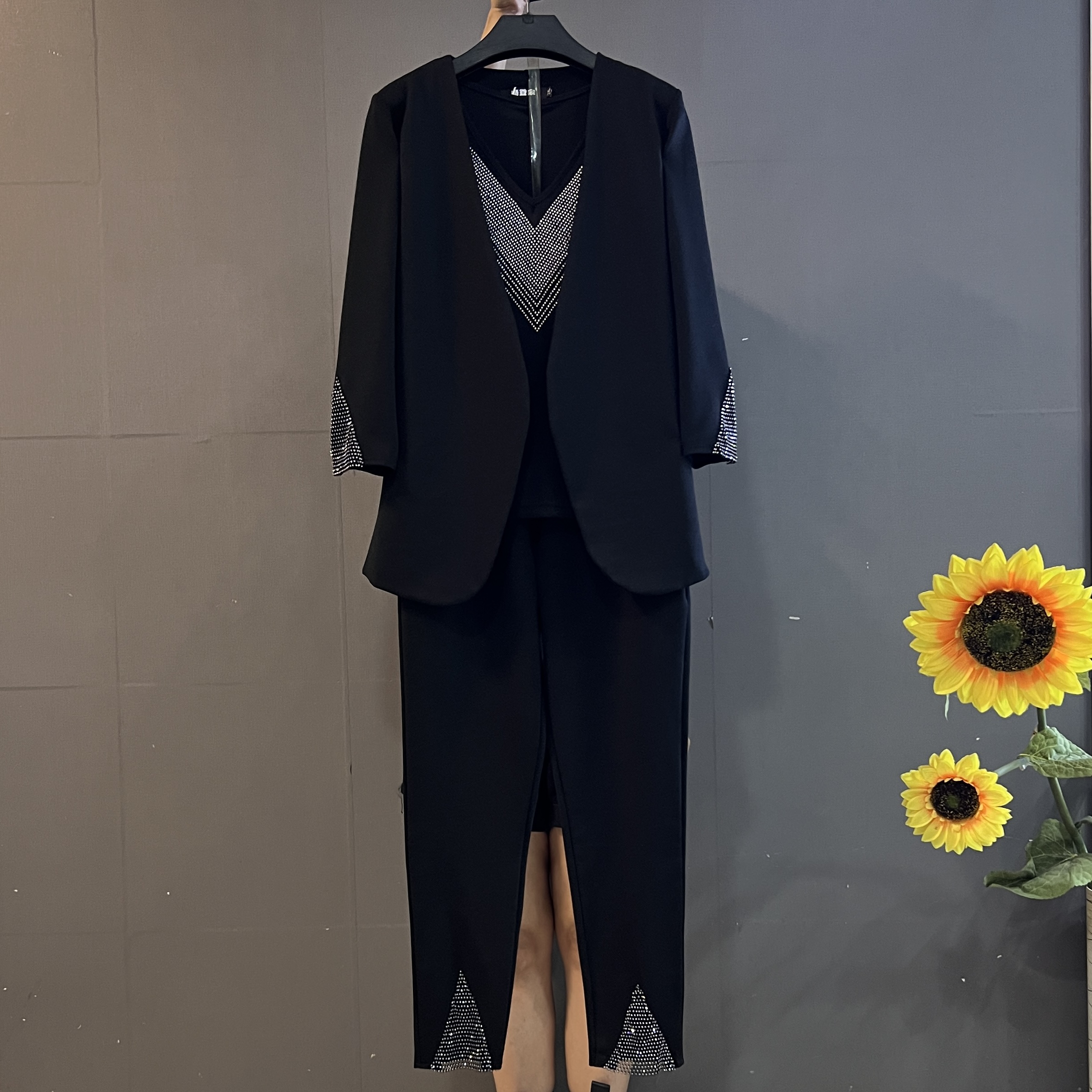 新款高品质重工烫钻气质显瘦宽松遮肚三件套套装