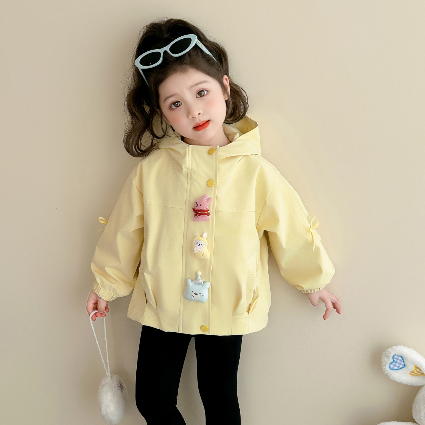 女童春秋季休闲外套2025新款女宝宝洋气卡通上衣秋款儿童连帽夹克