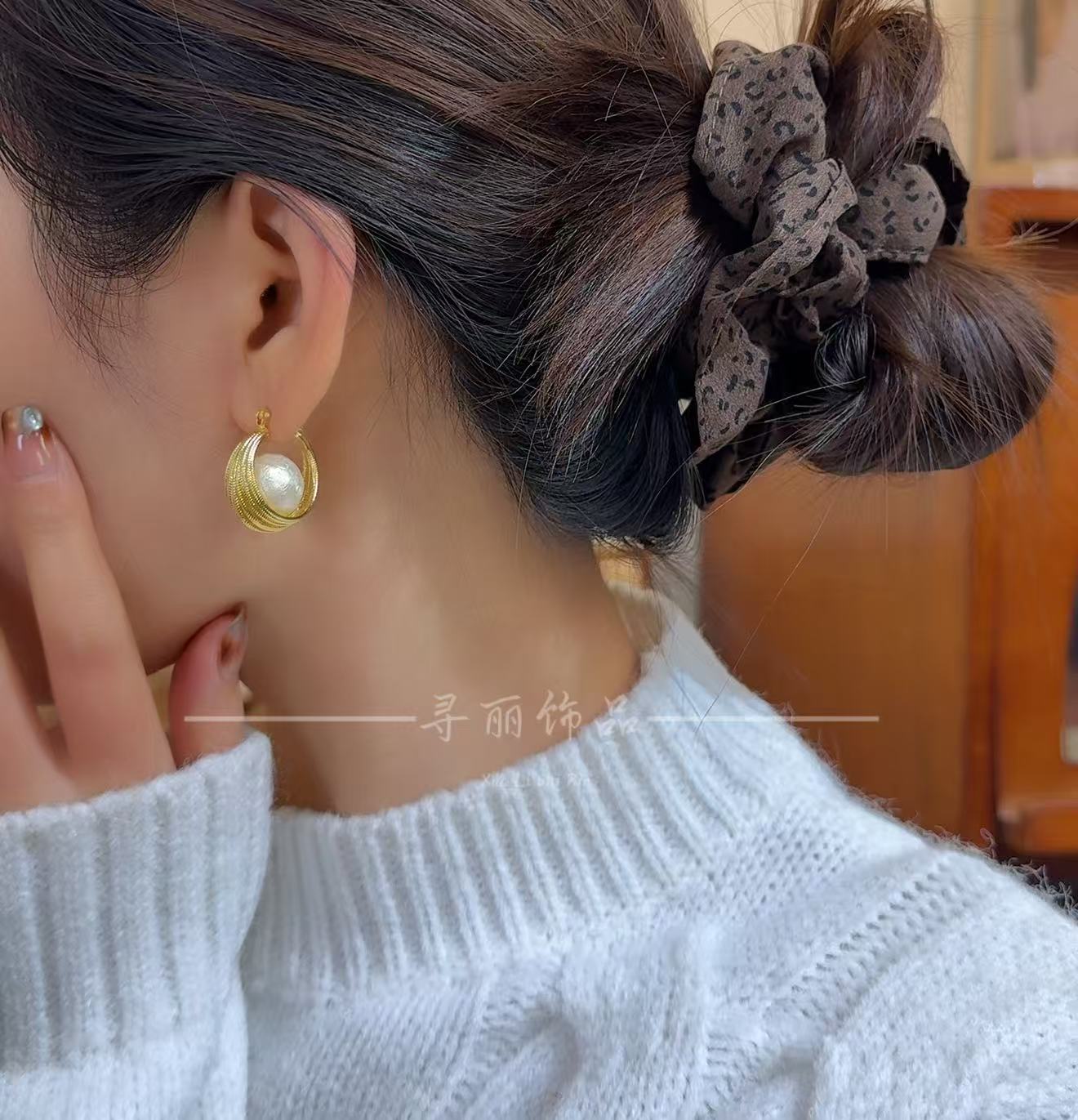 寻丽 铜合金耳饰 2026秋冬轻奢珠心耳环