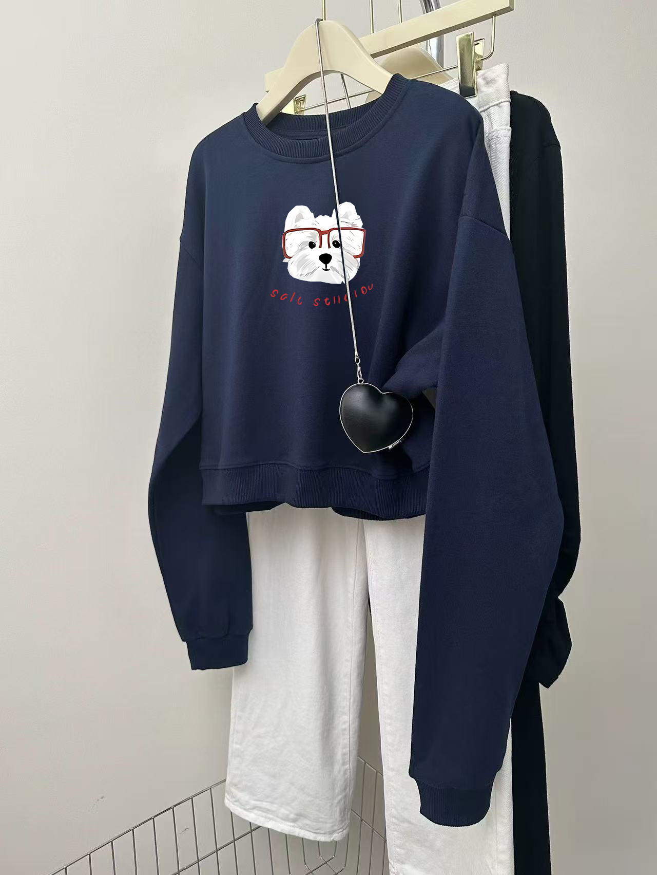 藏青蓝色短款长袖圆领卫衣女秋冬2025新款宽松显瘦显白设计感上衣