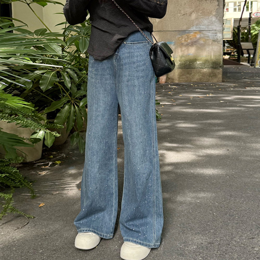 楠序【随便搭】源子微胖女装 2025年碎钻浅蓝色直筒牛仔裤女YZ37181