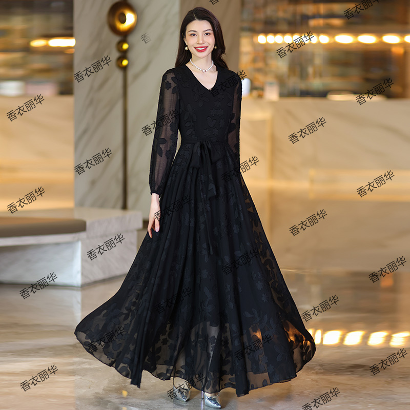 香衣丽华07-349夏季新款V领灯笼袖纯色长款过膝大摆连衣裙显瘦