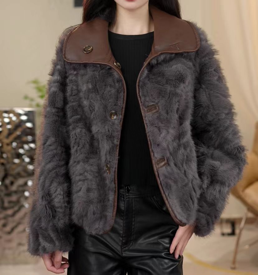 {美姿专属}2025设计师款小湖羊双面双穿毛毛短外套