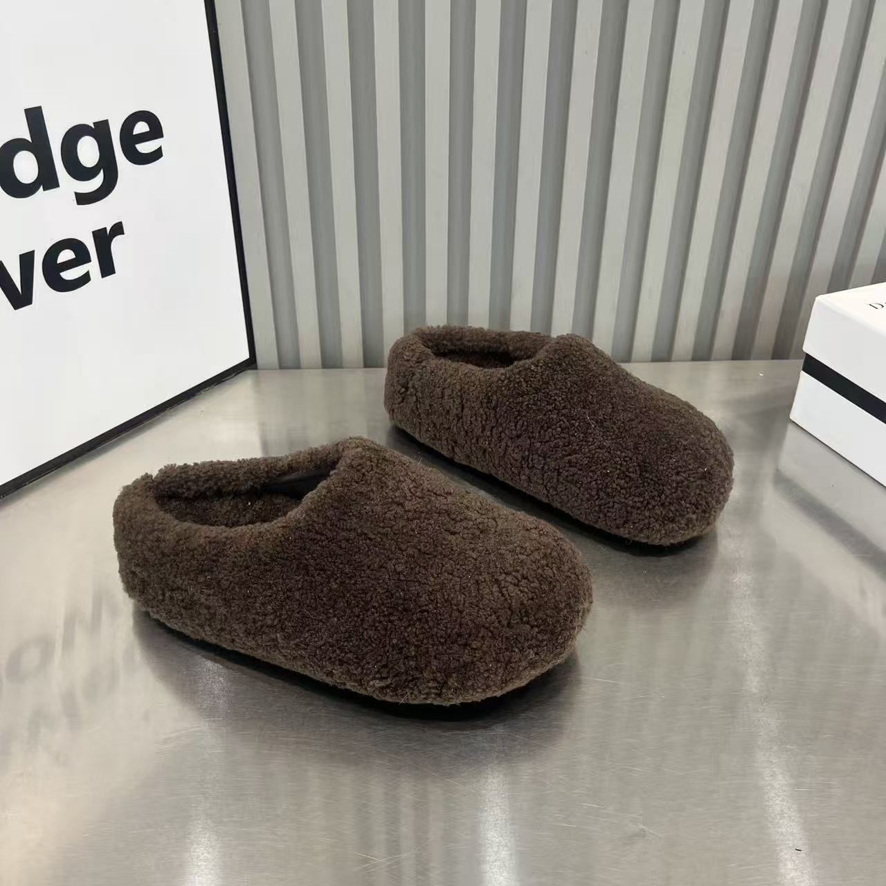 小众复古毛毛鞋拖鞋女鞋外穿秋冬季加绒保暖棉鞋明星同款毛毛鞋