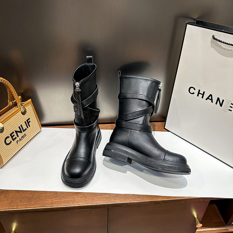 时尚百搭真皮英伦风女靴秋冬必备现货韩版成年女性中筒超纤骑士靴