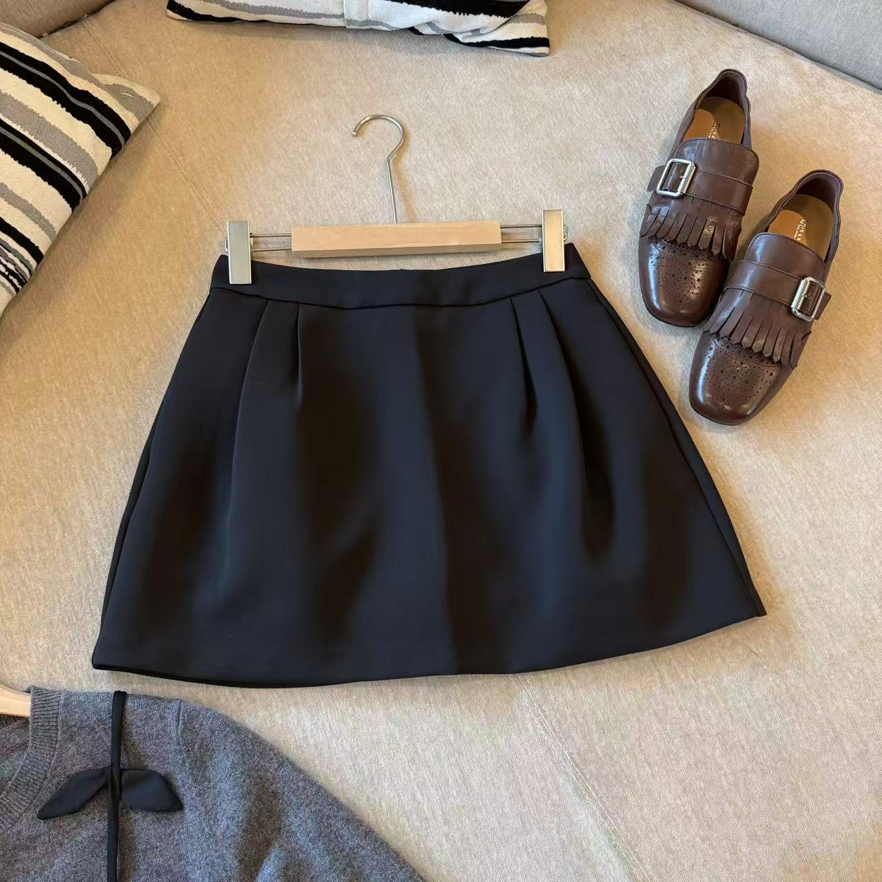 米可/MK-2871ZJ【褶皱花苞裙显瘦A字小黑裙】时尚秋季新款半身裙