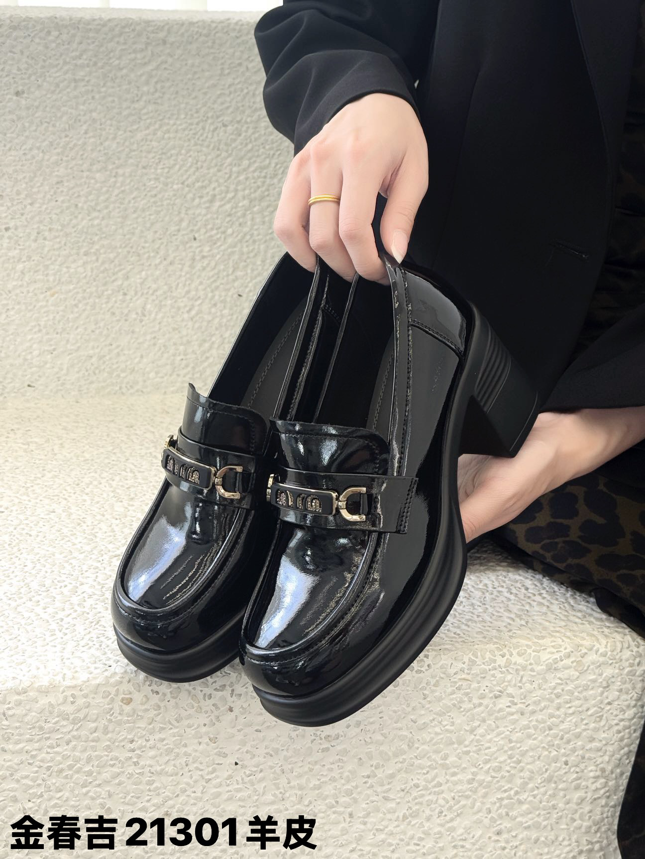 秋季漆皮防水套筒水钻厚款乐福鞋英伦风厚底女鞋皮鞋真皮黑色