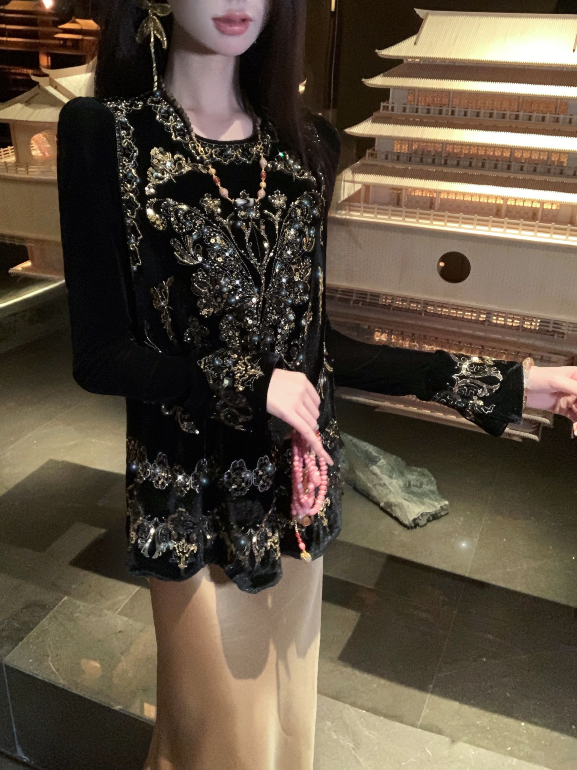 【雅乔定制】花蝶令 金珠亮片绣植绒喇叭袖打底上衣女DYZY-25087750