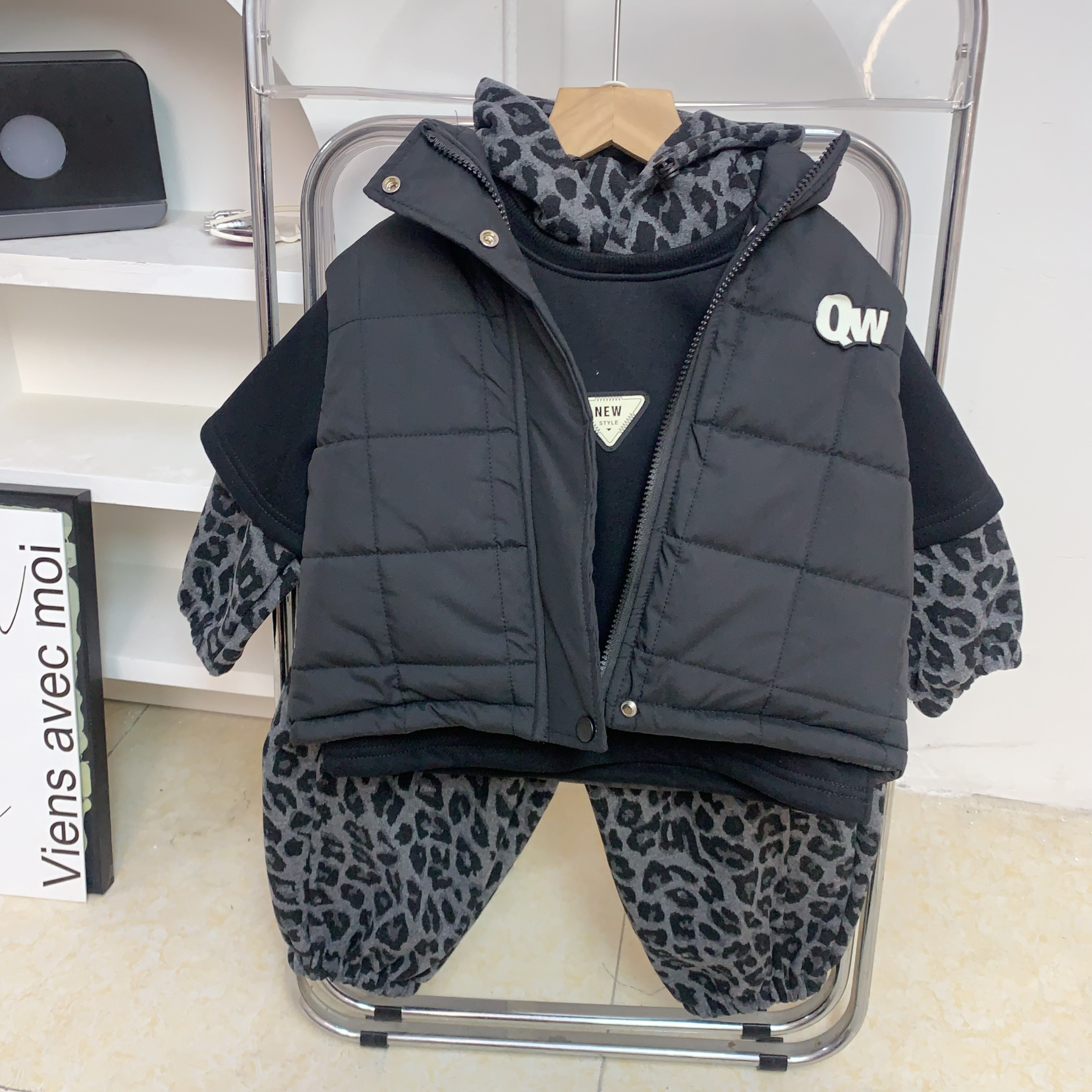 儿童潮酷加绒三件套潮童韩版时尚棉马甲连帽卫衣豹纹裤保暖套装酷