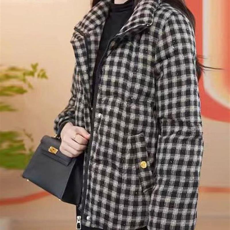 妈妈装冬款洋气加棉加厚格子外套中老年女装时尚保暖宽松大码棉服