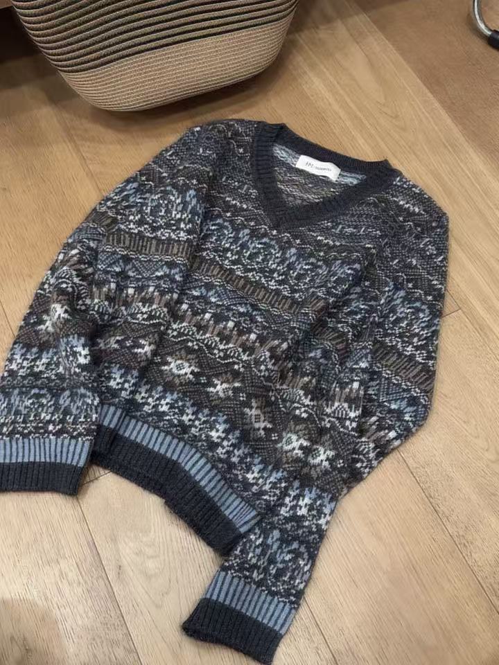 七言家巨好看！新品#森系费尔岛V领提花软糯毛衣@