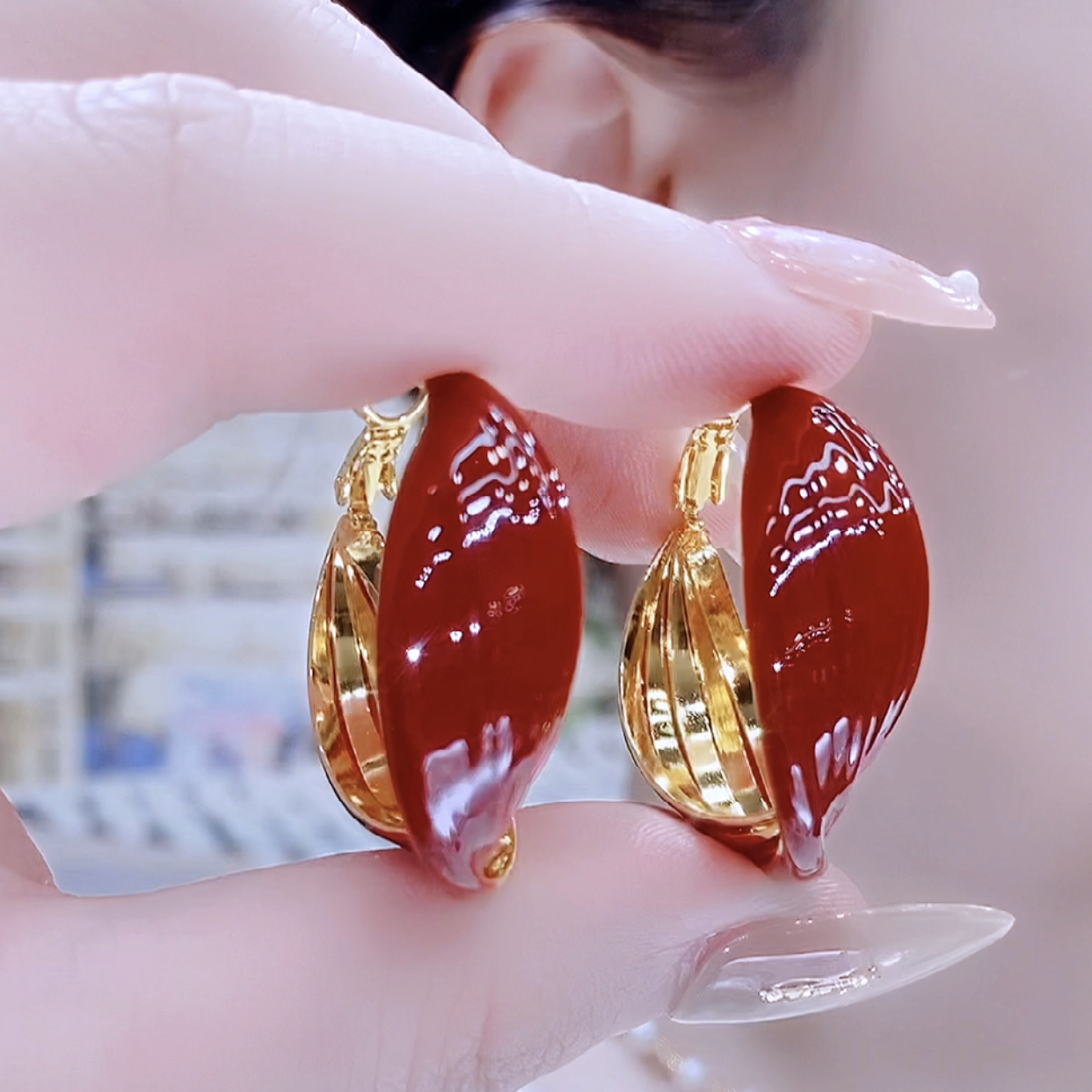 铜合金合成锆石耳饰 时尚百搭复古滴油几何扭曲耳圈