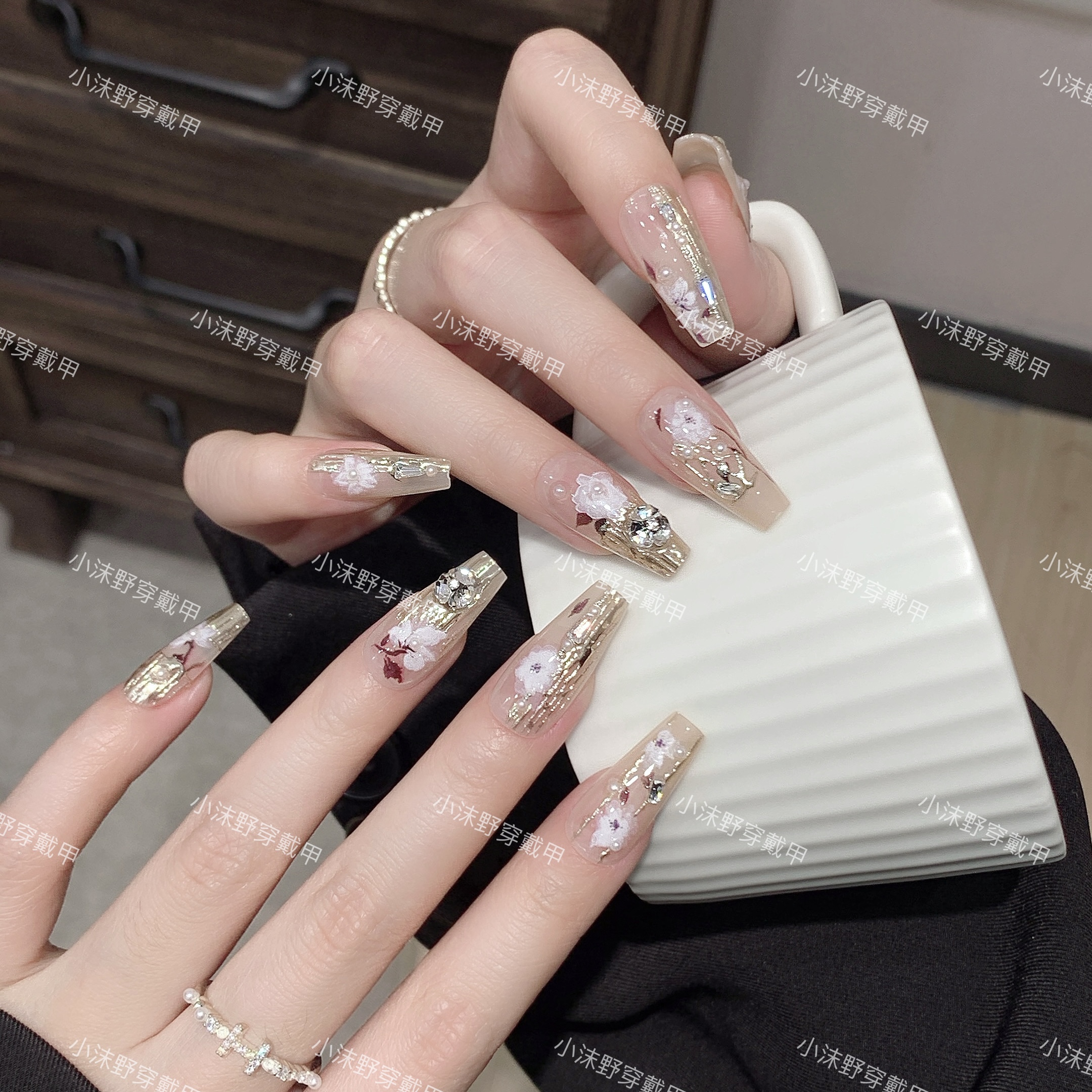 【花蓉】小沫野穿戴甲气质典雅复古金色魔镜粉老钱风高级感美甲~~~~