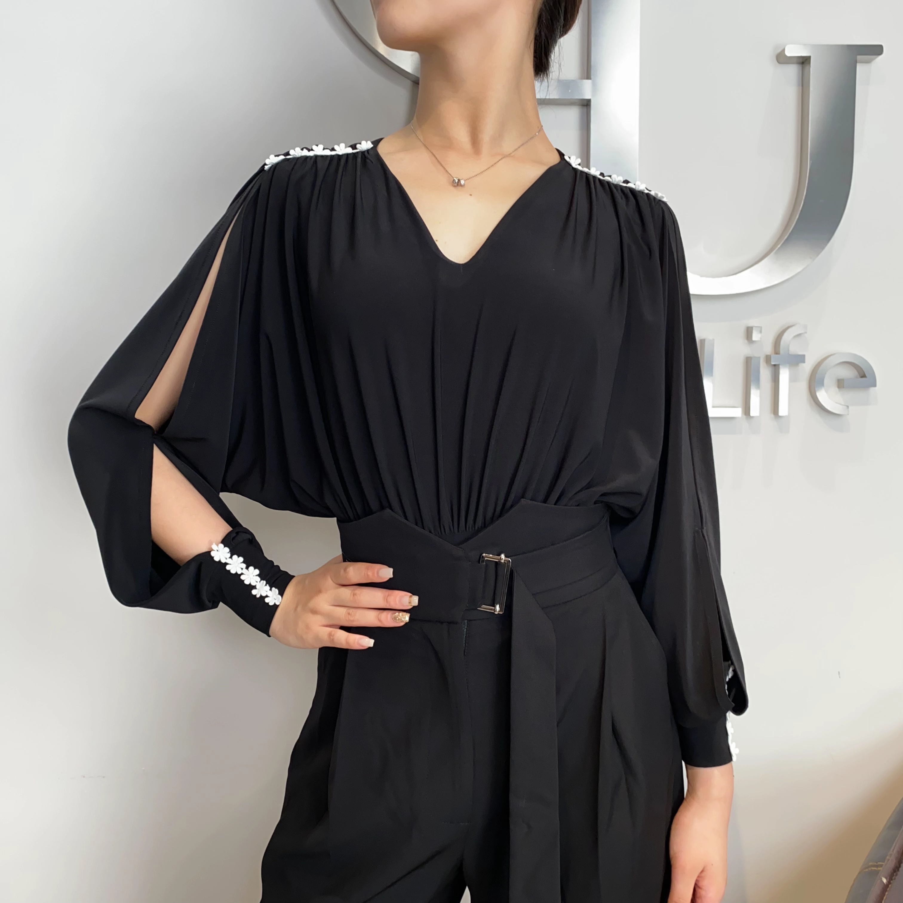 GR1190黑色V领镂空蝙蝠袖小白花连体上衣摩登舞国标舞