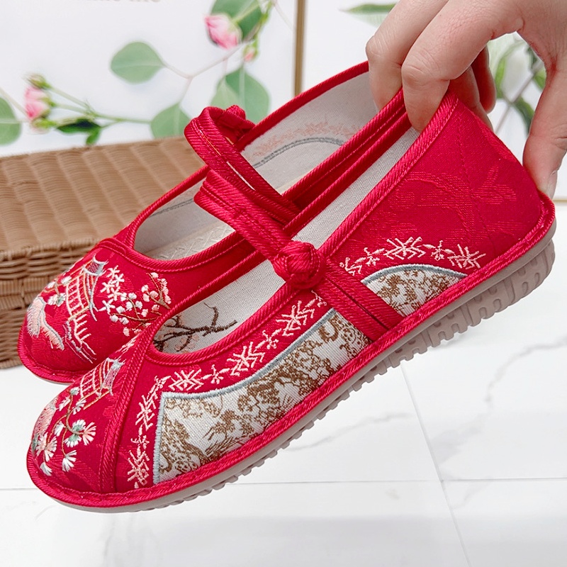 老北京布鞋民族风红色绣花鞋女结婚中式婚鞋新娘秀禾鞋汉服鞋春夏