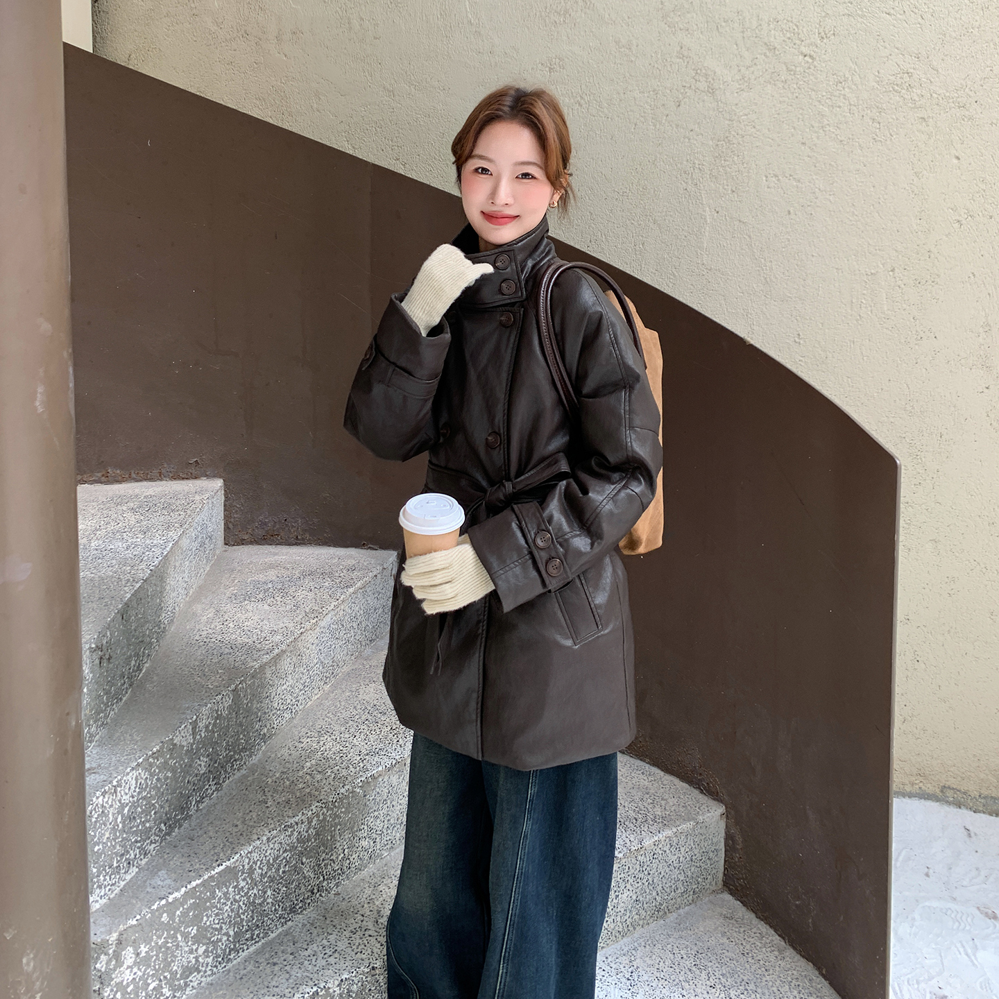 复古气质通勤羽绒内衬皮衣女2025冬季新款高级感御姐收腰夹克外套