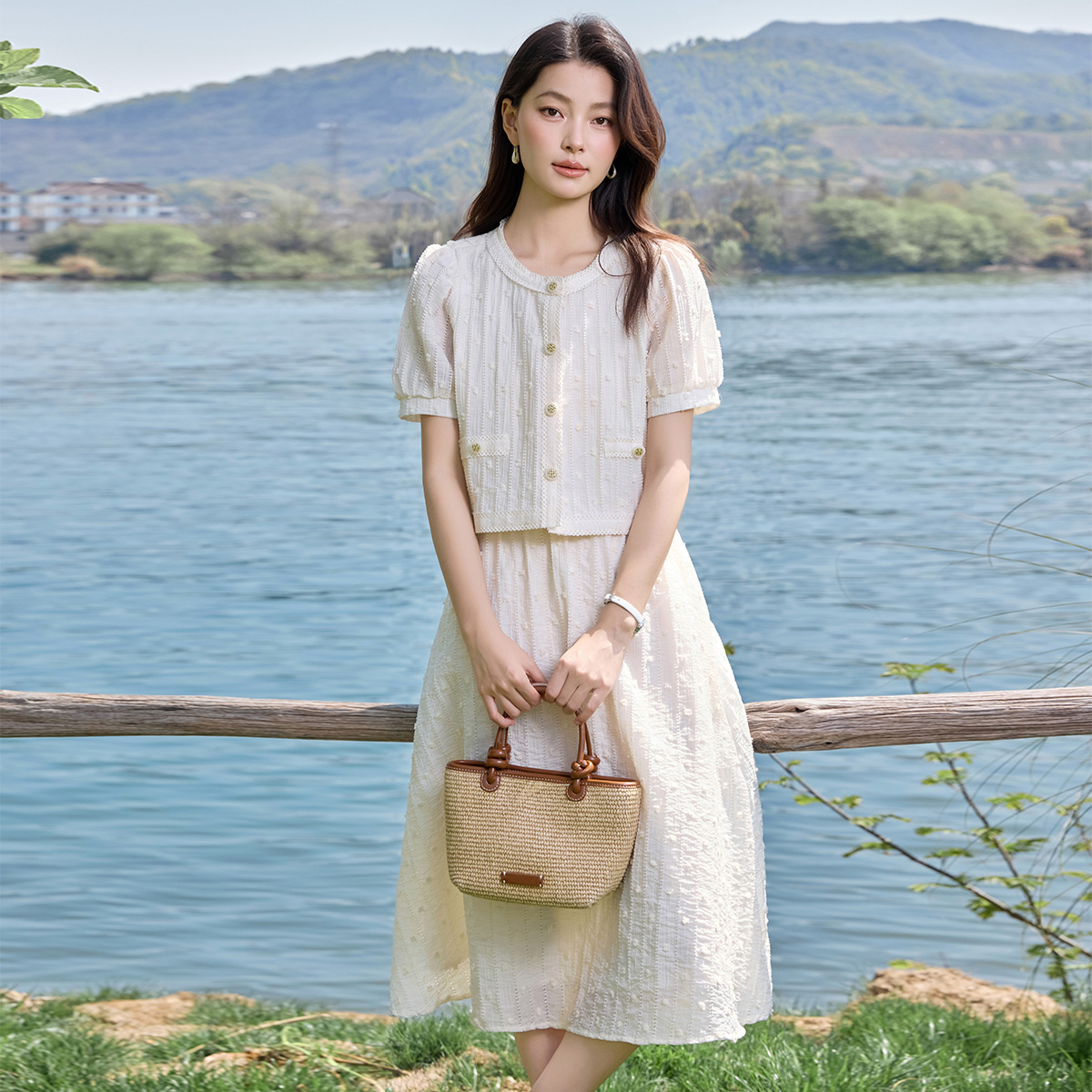茵曼夏季女款套装裙子法式时尚复古温柔气质韩系气质短袖半裙套装