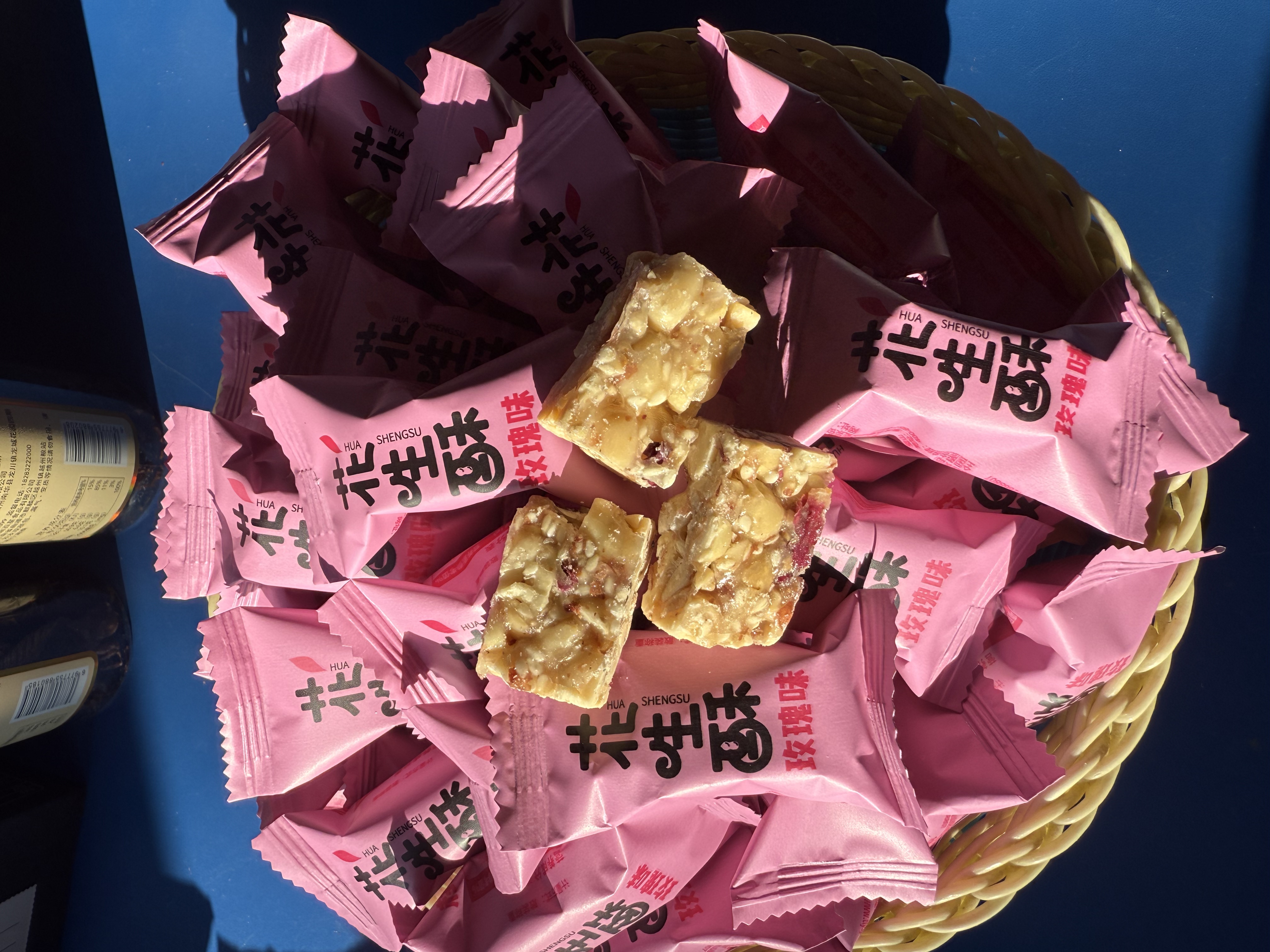 桃梨园花生酥糖酥脆可口口齿留香