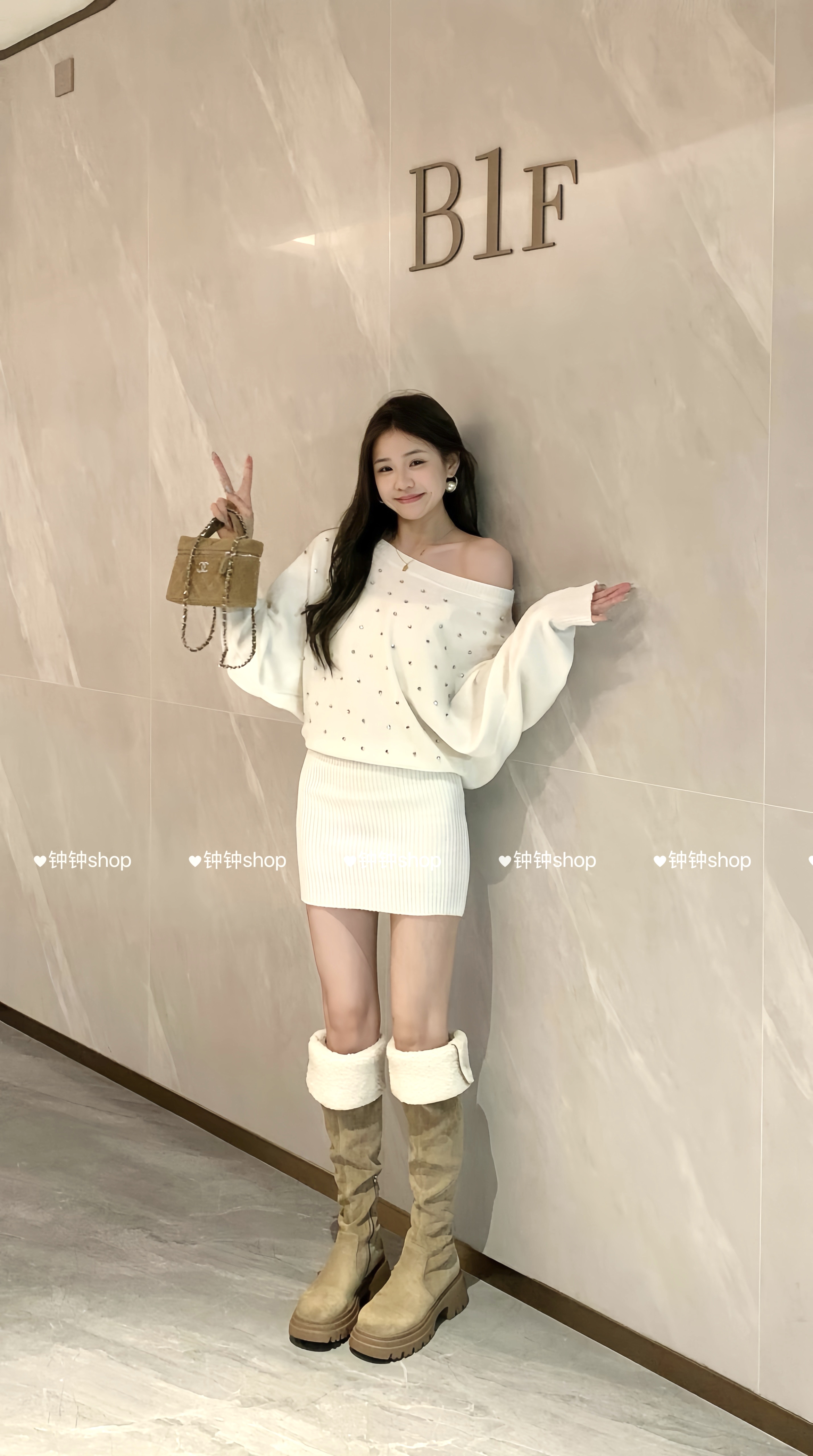 小香风烫钻针织连衣裙女秋冬纯欲风性感一字肩包臀裙毛衣裙