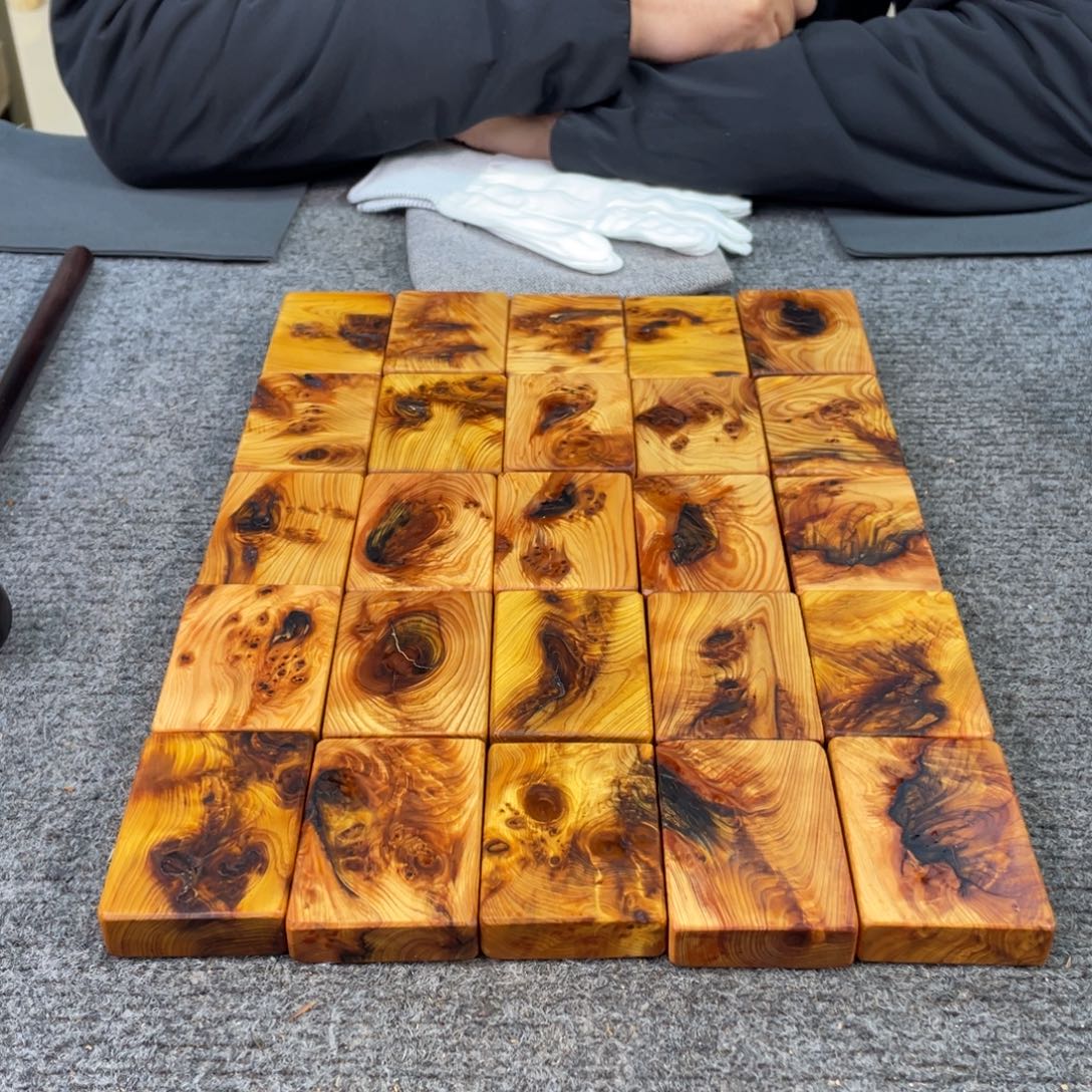 柏木（崖柏）超神之稀缺，太行崖柏，雷痕碳化572平安无事牌，甜奶果香