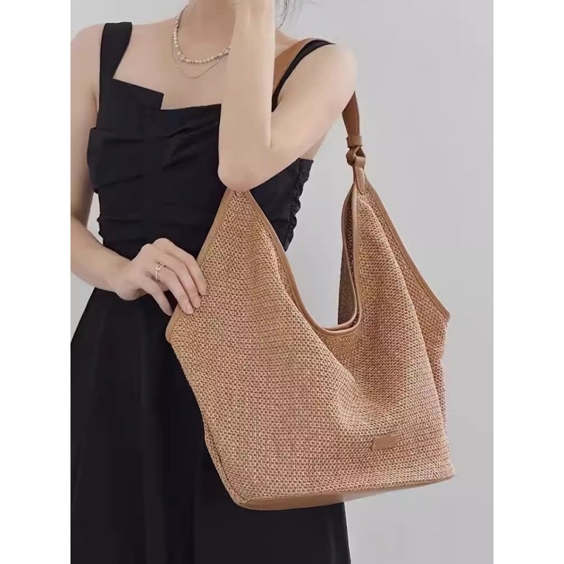 ^高级感夏季拉菲草编织包单肩腋下包大容量水桶包度假慵懒风托特