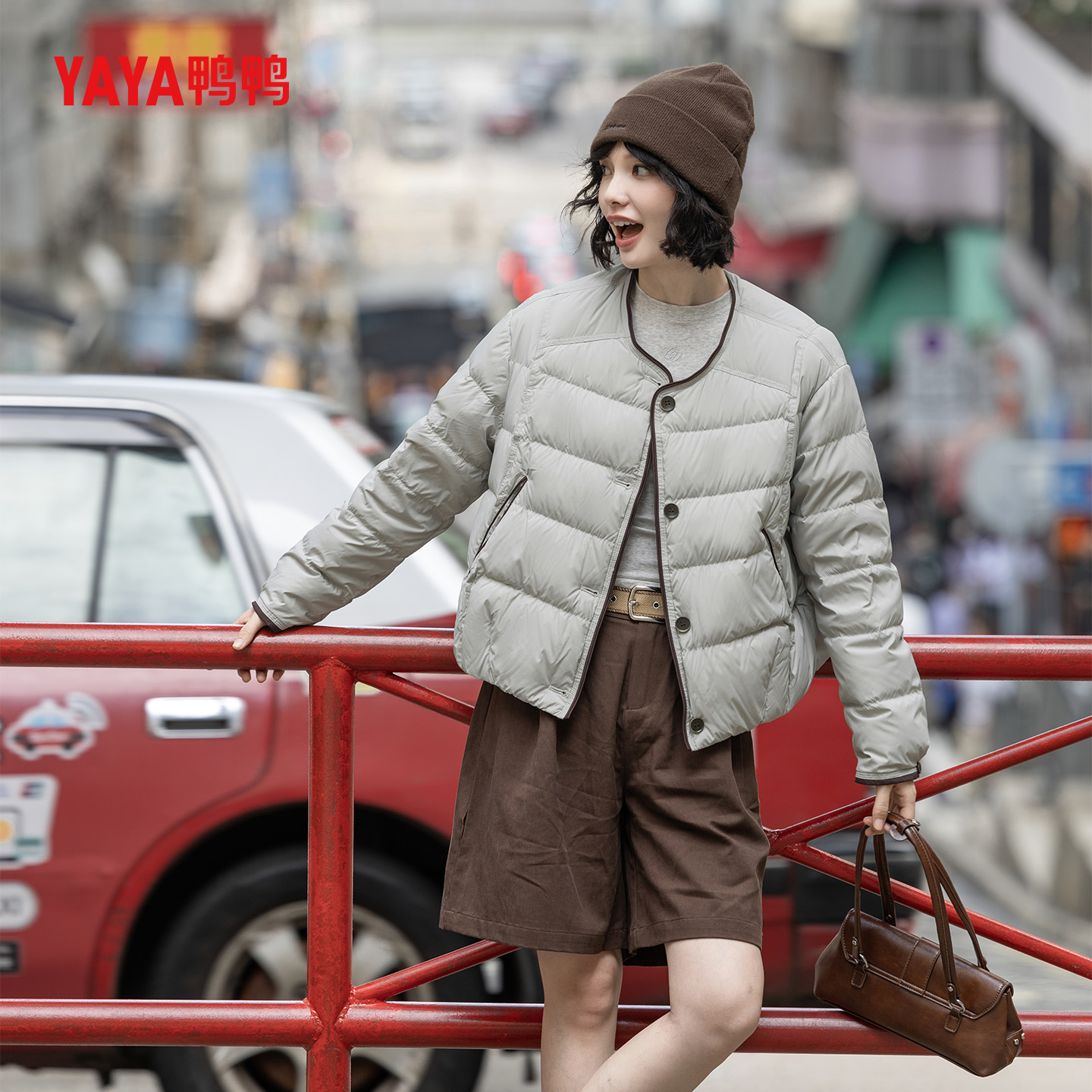 YAYA鸭鸭官方新国标90绒羽绒服女短款2025新款秋冬时尚百搭外套