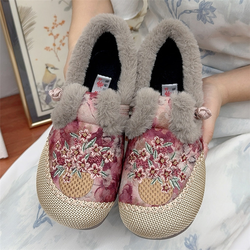 冬季新款老北京棉鞋民族风绣花鞋加绒加厚妈妈鞋平等舒适毛毛鞋