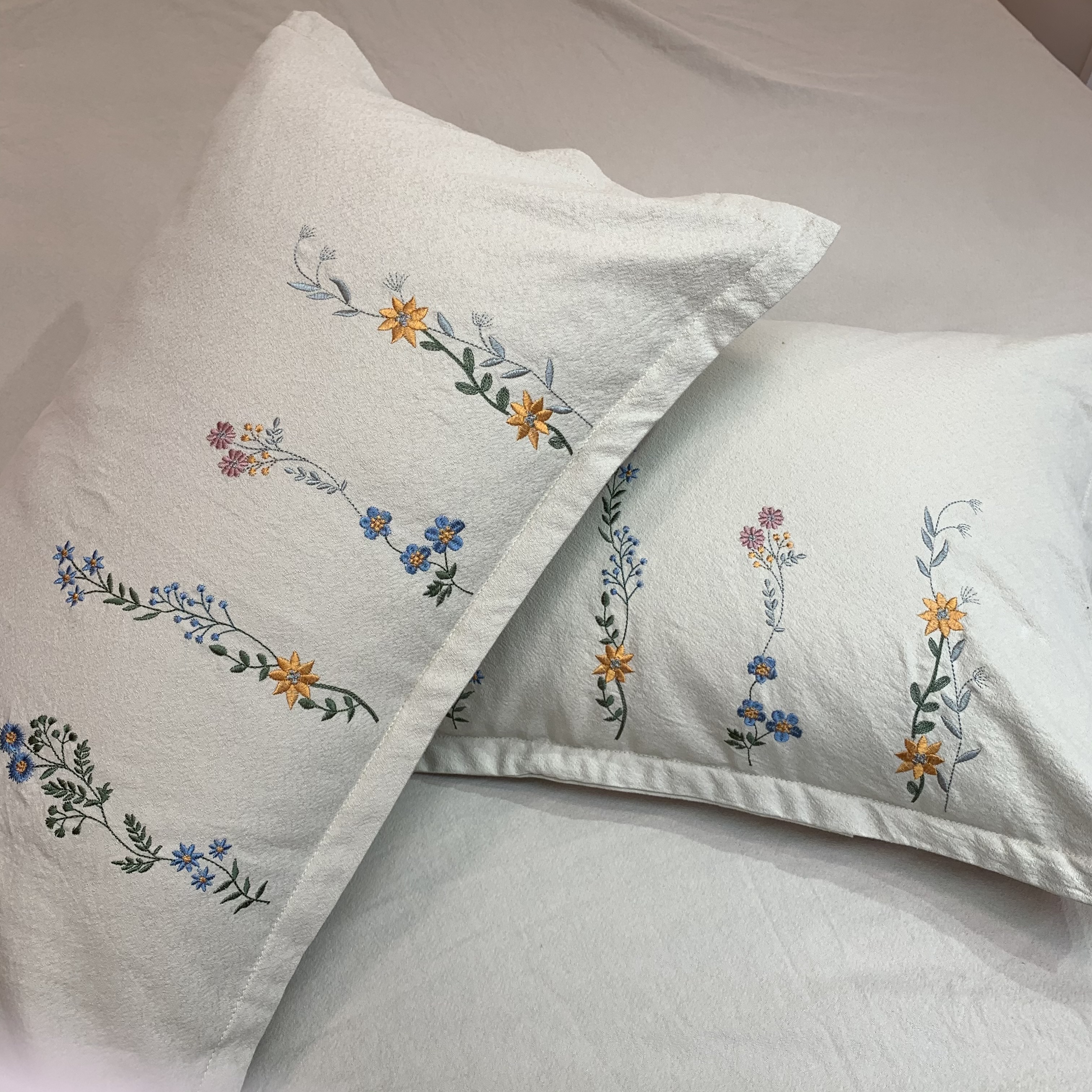 《鲁恬床品——水木清华 》汉麻加厚柔软亲肤高品质绣花原麻色枕套