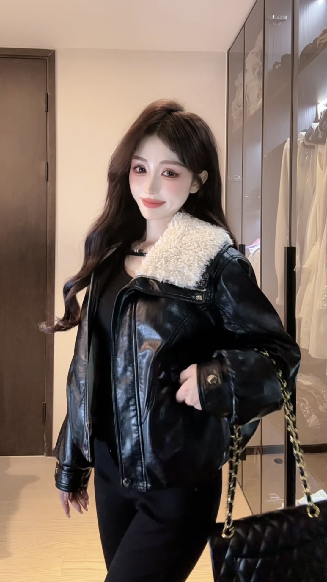 毛绒大翻领加绒加厚保暖皮衣外套女2025秋冬新款宽松显瘦上衣棉服