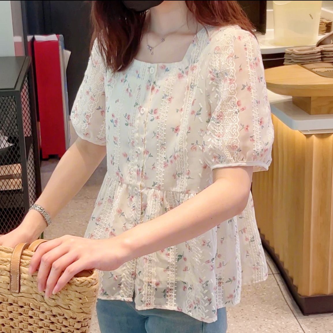 蕾丝花边方领短袖衬衫女夏季2025新款泡泡袖碎花衬衣娃娃衫短上衣